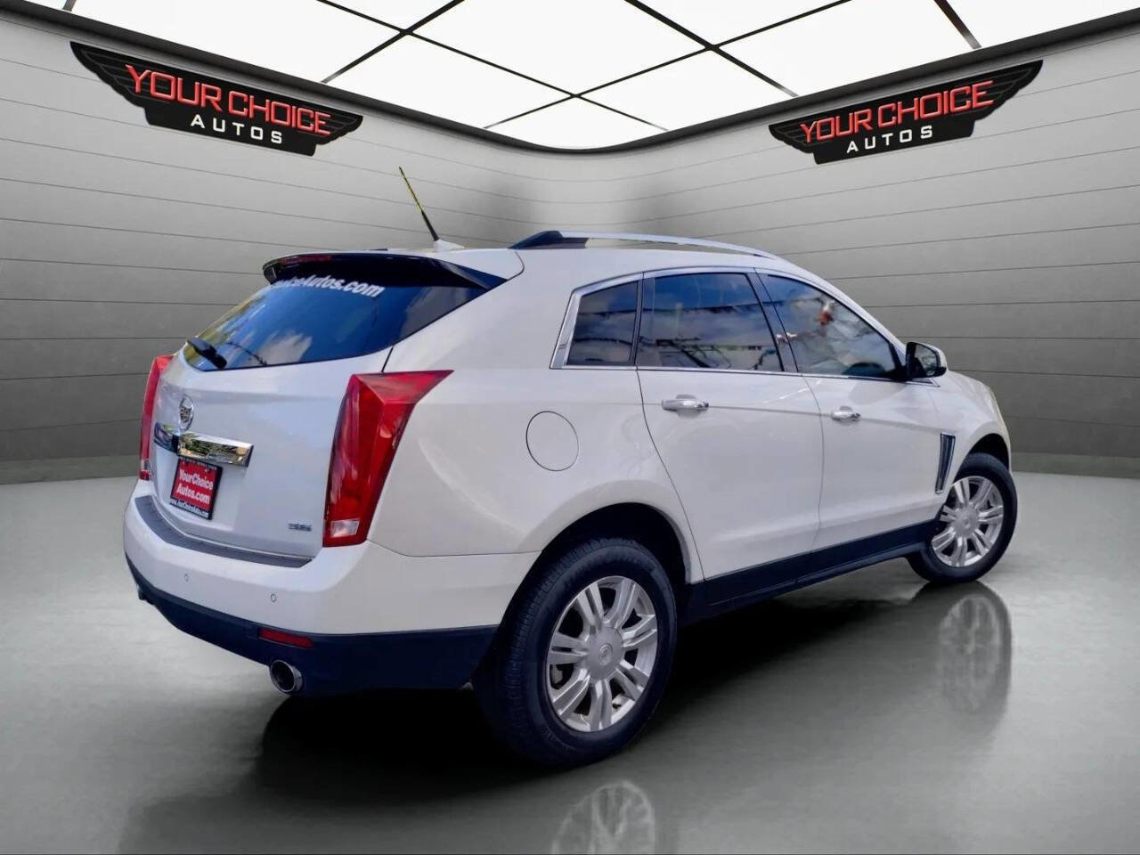 Used 2014 Cadillac SRX Luxury w/ Driver Awareness Package image 5