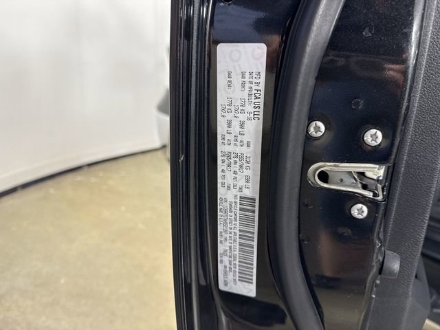 Used 2017 RAM 1500 Classic SLT AWD/4WD image 34