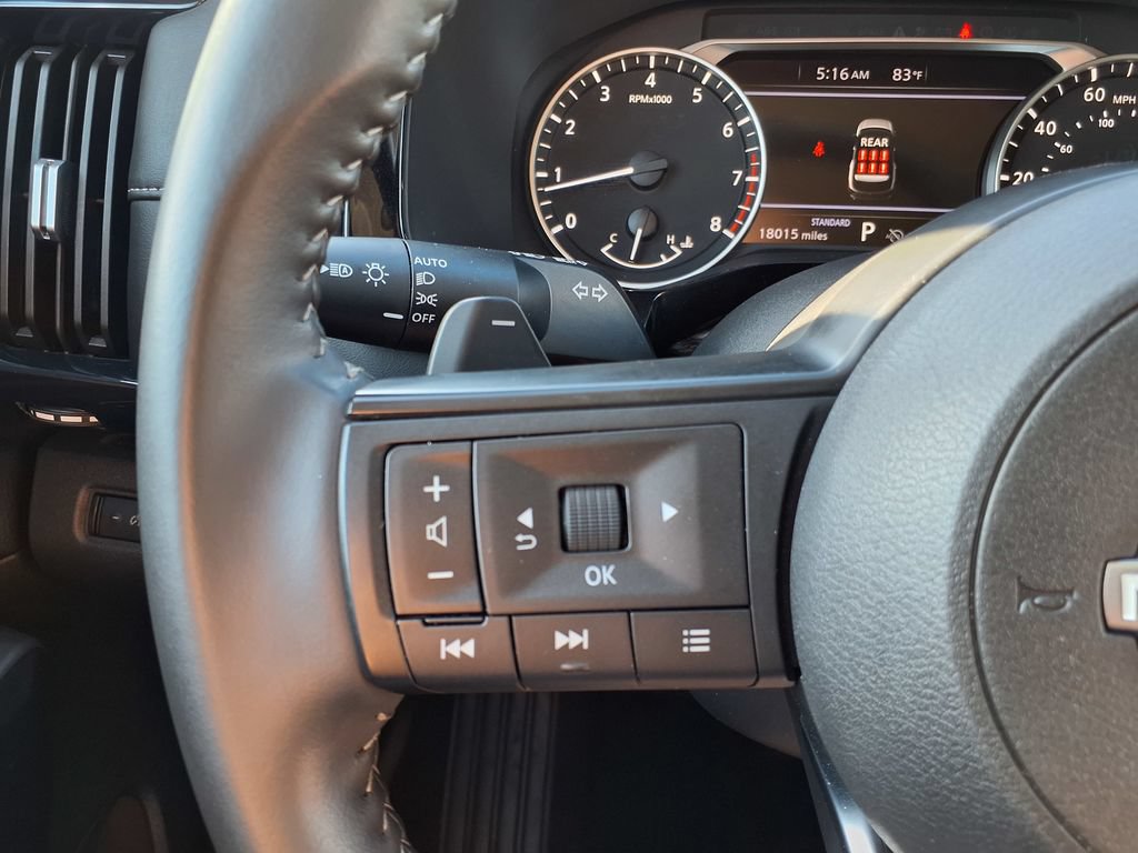 Used 2025 Nissan Pathfinder SV FWD image 22