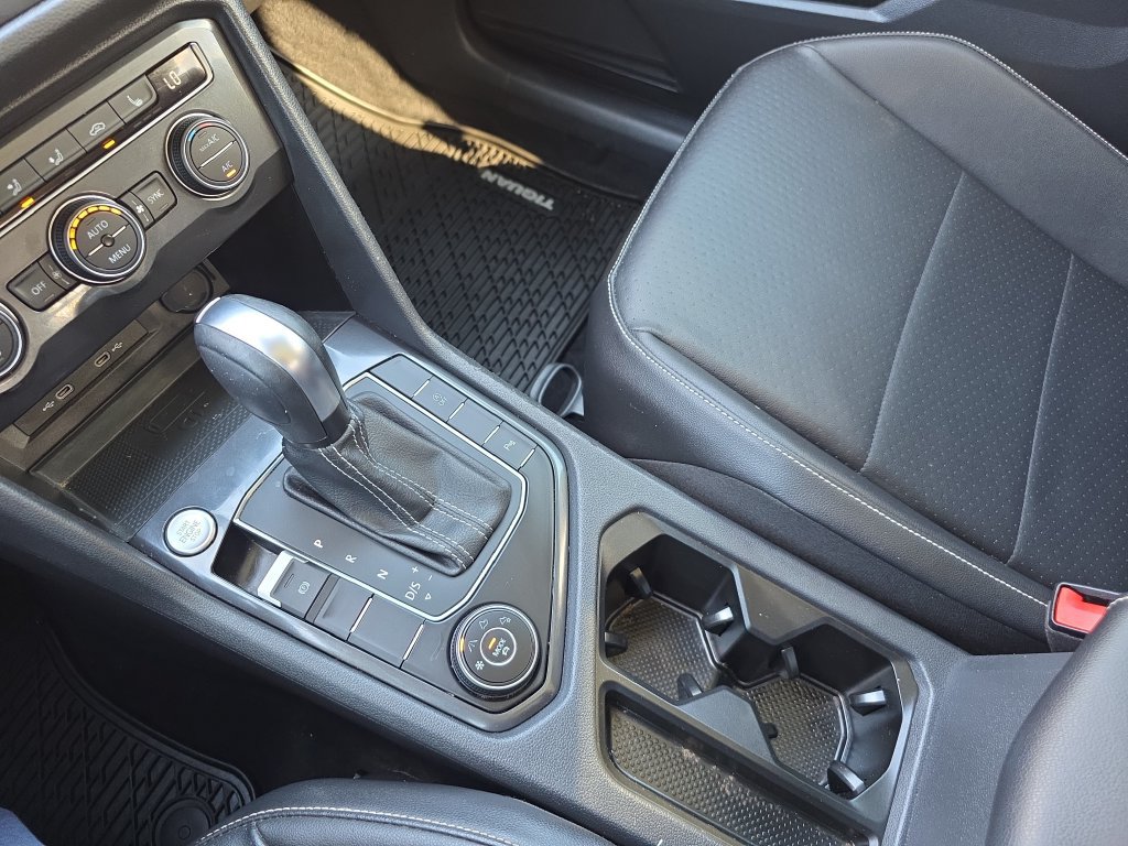 Used 2021 Volkswagen Tiguan SEL AWD/4WD image 26