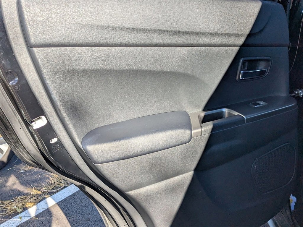 Used 2025 Mitsubishi Outlander Sport SE image 29
