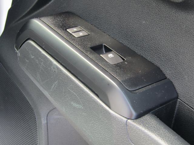 Used 2020 Toyota Tacoma SR AWD/4WD image 12