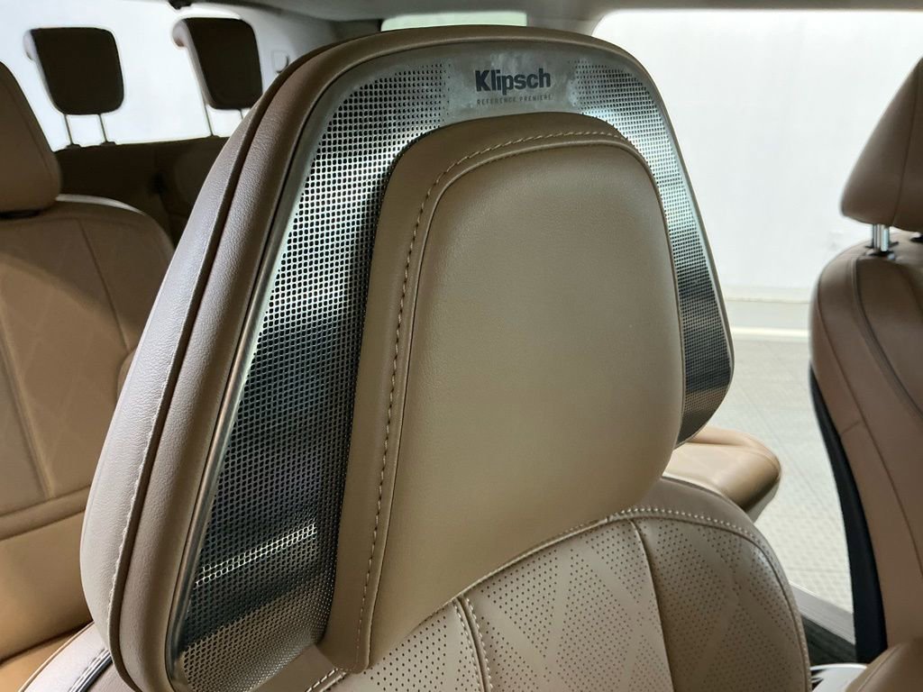 Used 2025 INFINITI QX80 Sensory image 12