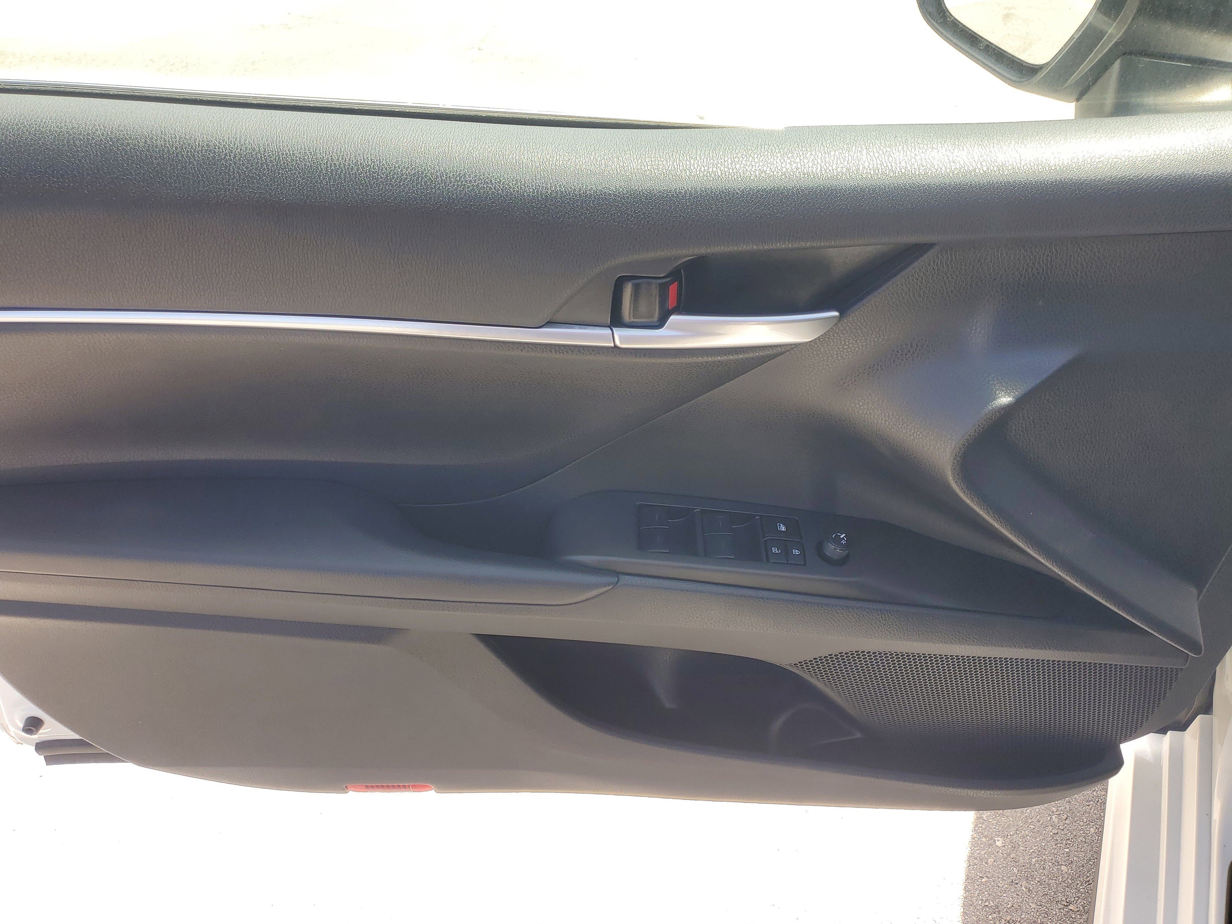 Used 2023 Toyota Camry SE FWD image 18