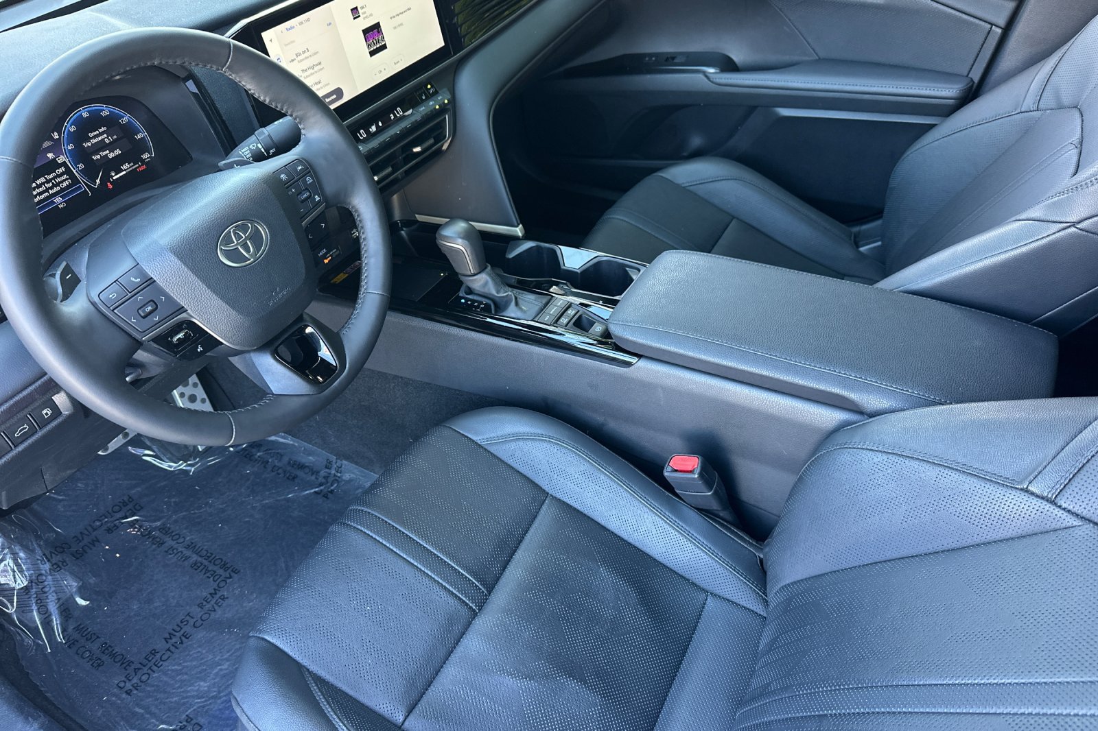 Used 2025 Toyota Camry XSE FWD image 10