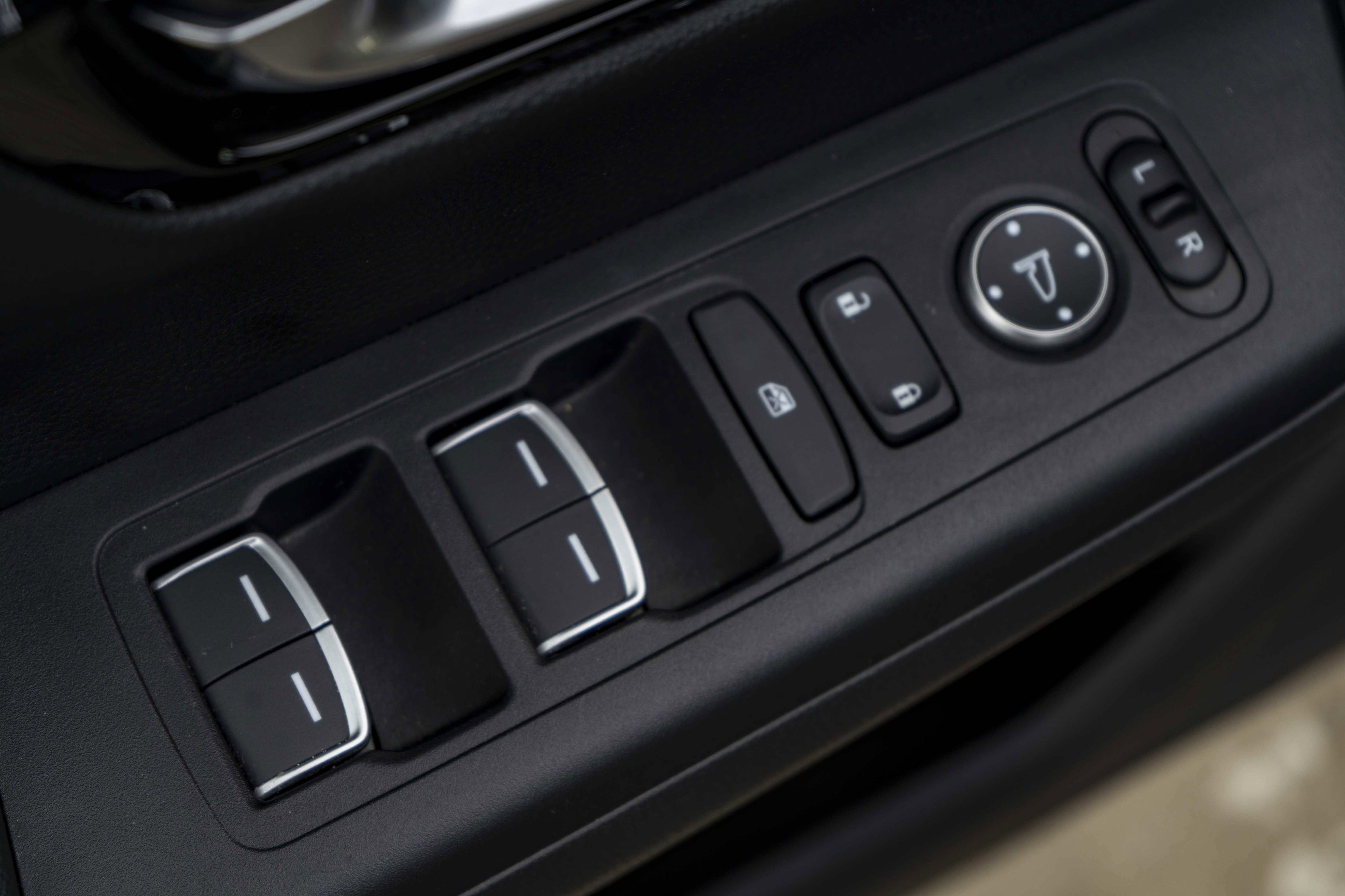 Used 2025 Honda CR-V EX-L image 38