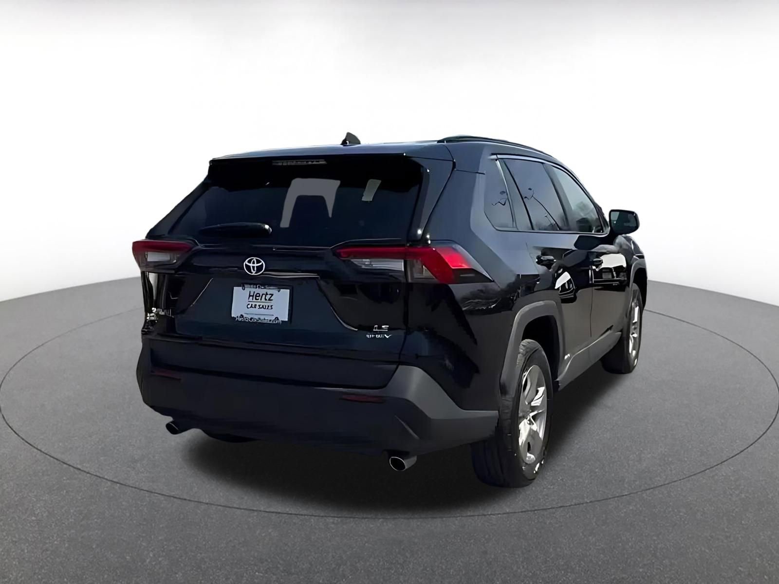 Used 2025 Toyota RAV4 LE image 12