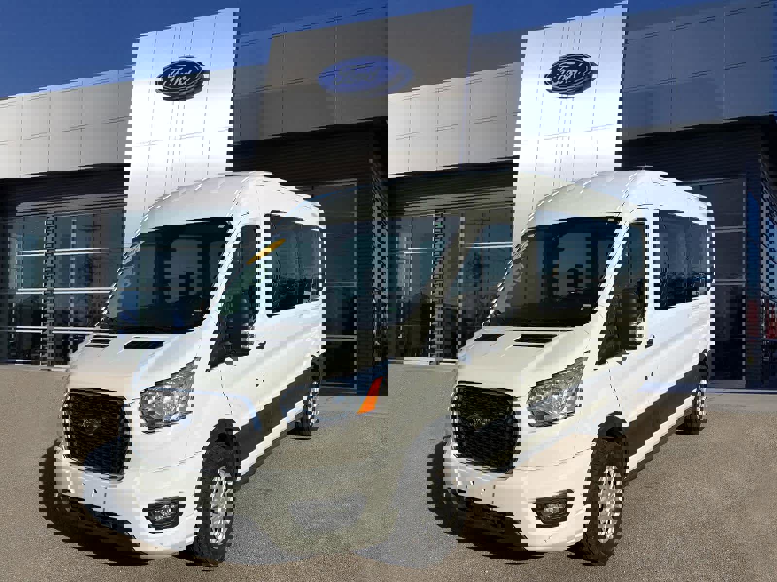 Used 2021 Ford Transit 350 XLT image 4
