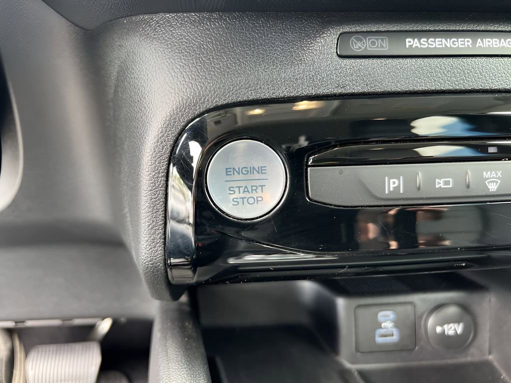 Used 2023 Ford Escape Platinum image 17