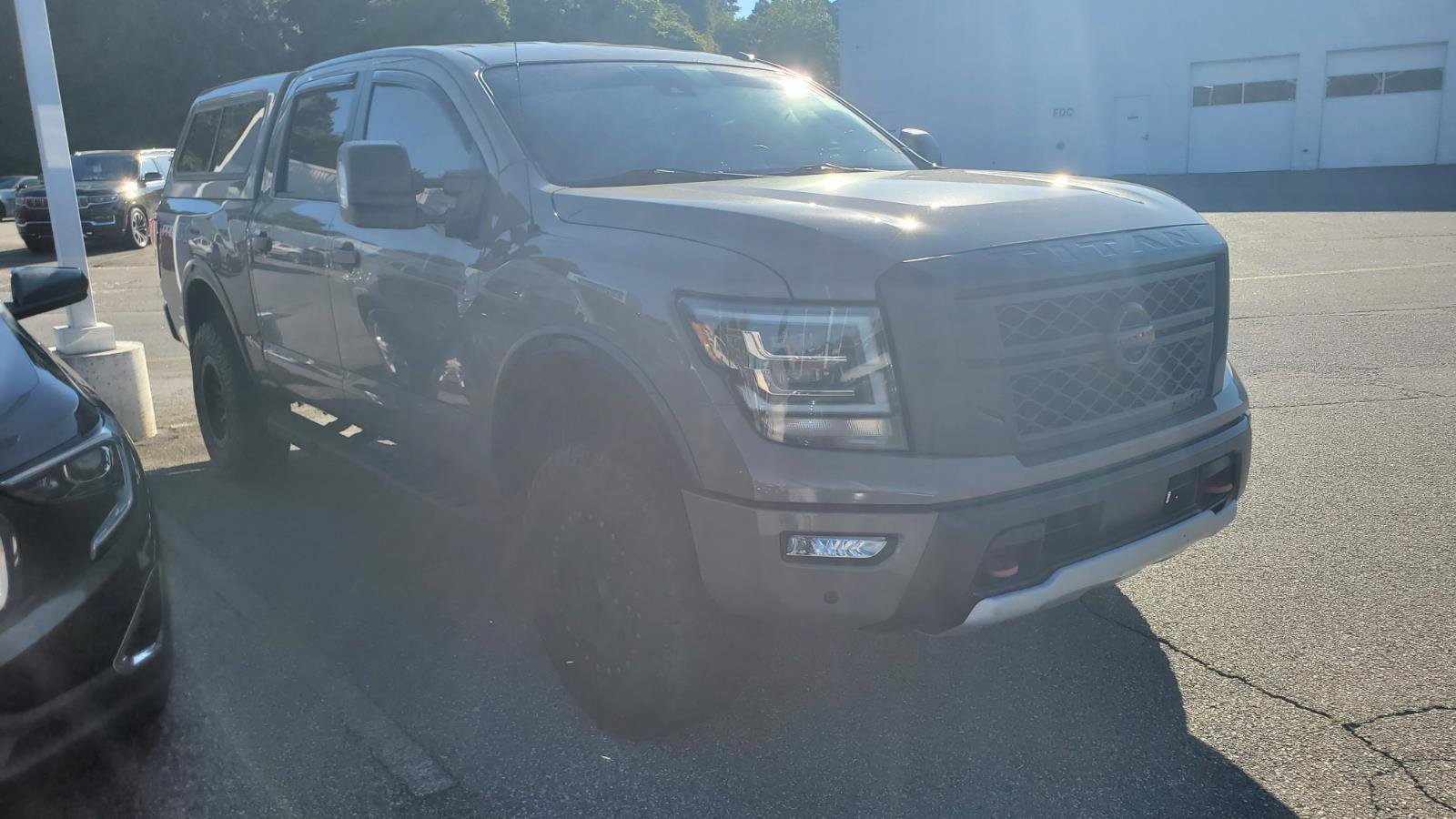 Used 2021 Nissan Titan PRO-4X w/ Pro-4x Convenience Package AWD/4WD image 2