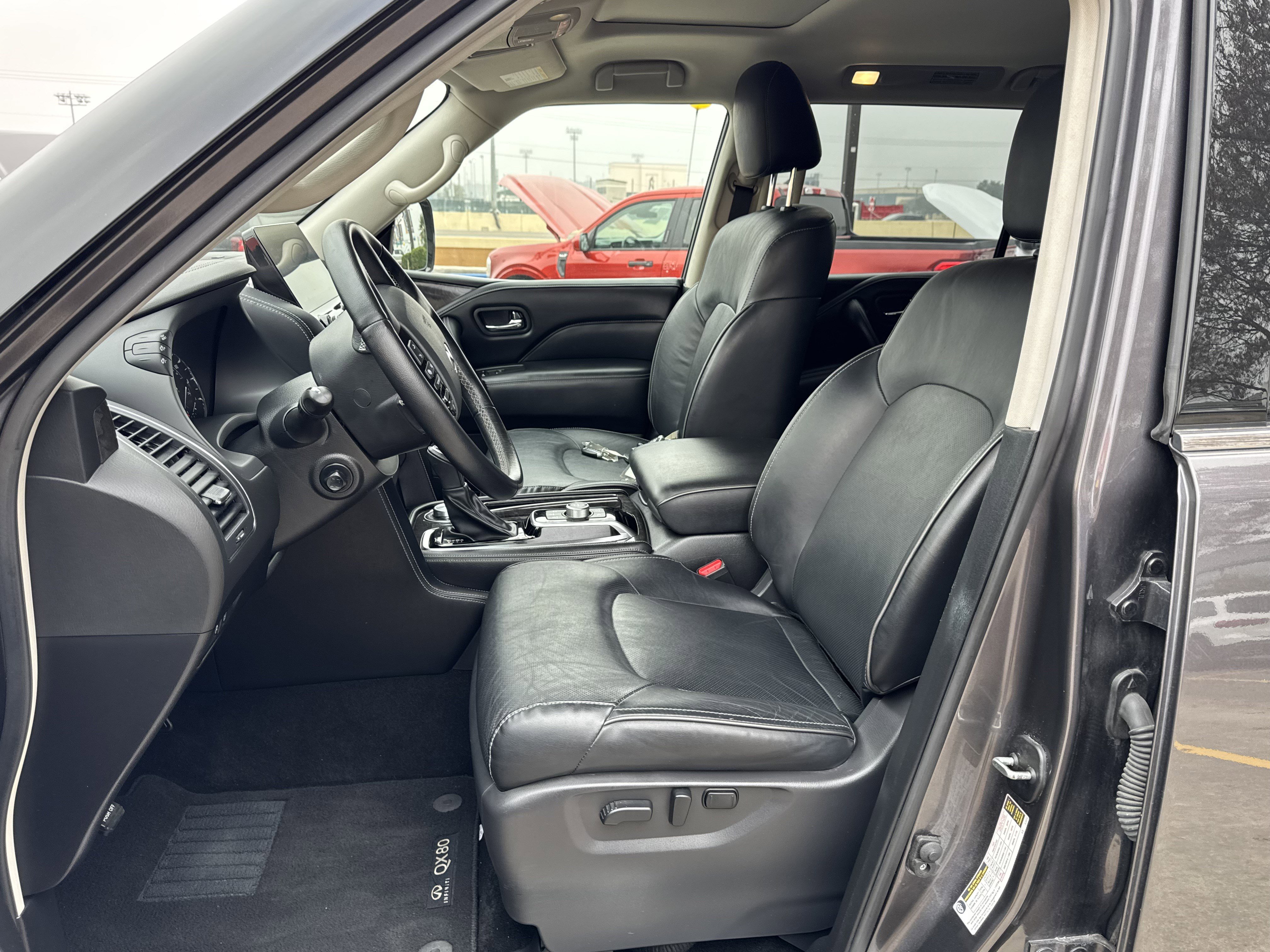 Used 2024 INFINITI QX80 Luxe image 18