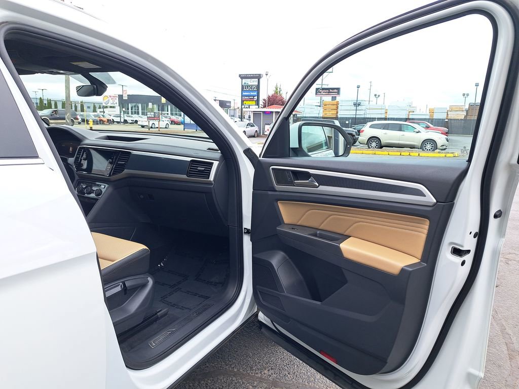 Used 2023 Volkswagen Atlas Cross Sport SE AWD/4WD image 16