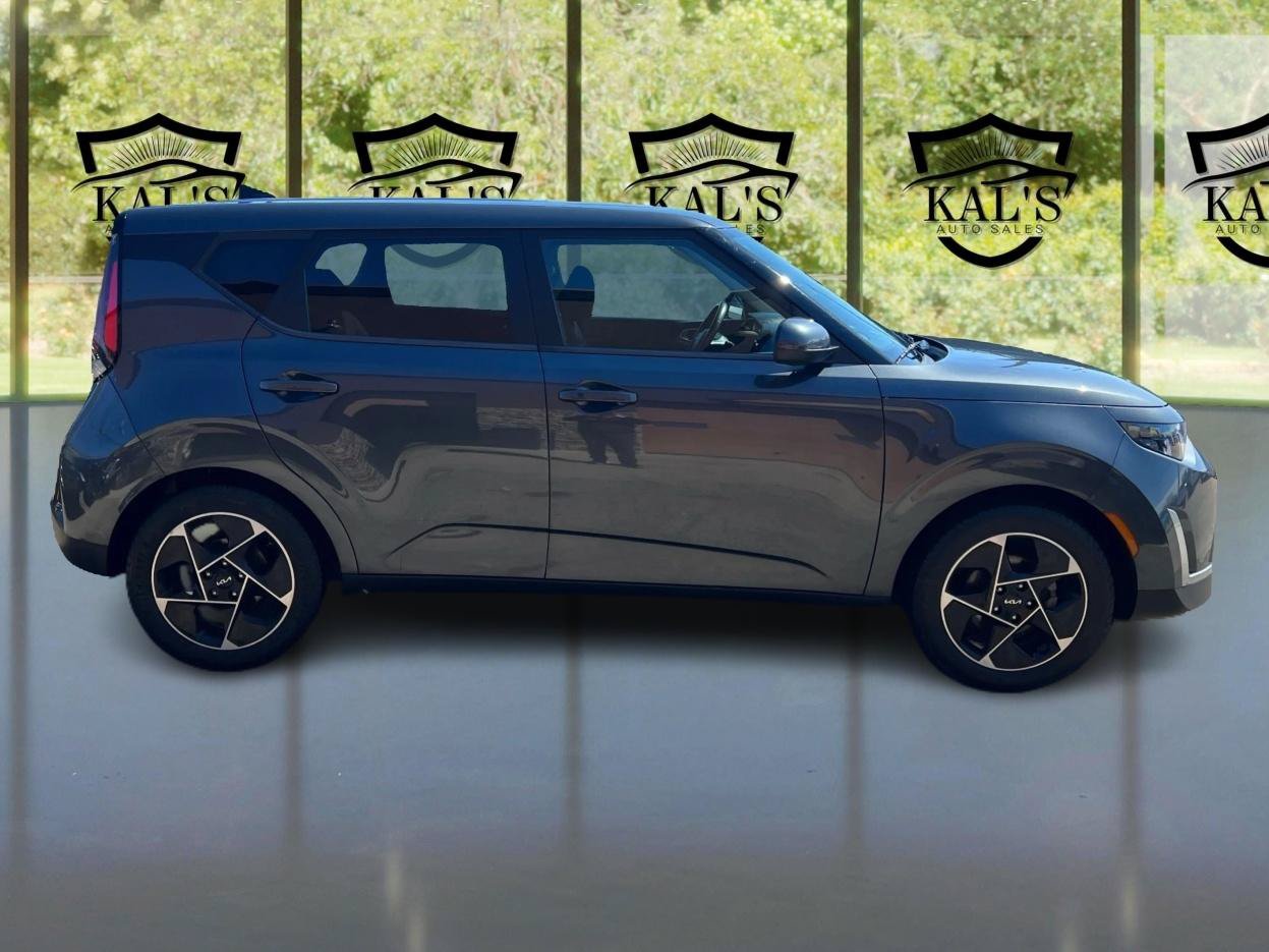 Used 2023 Kia Soul EX FWD image 4