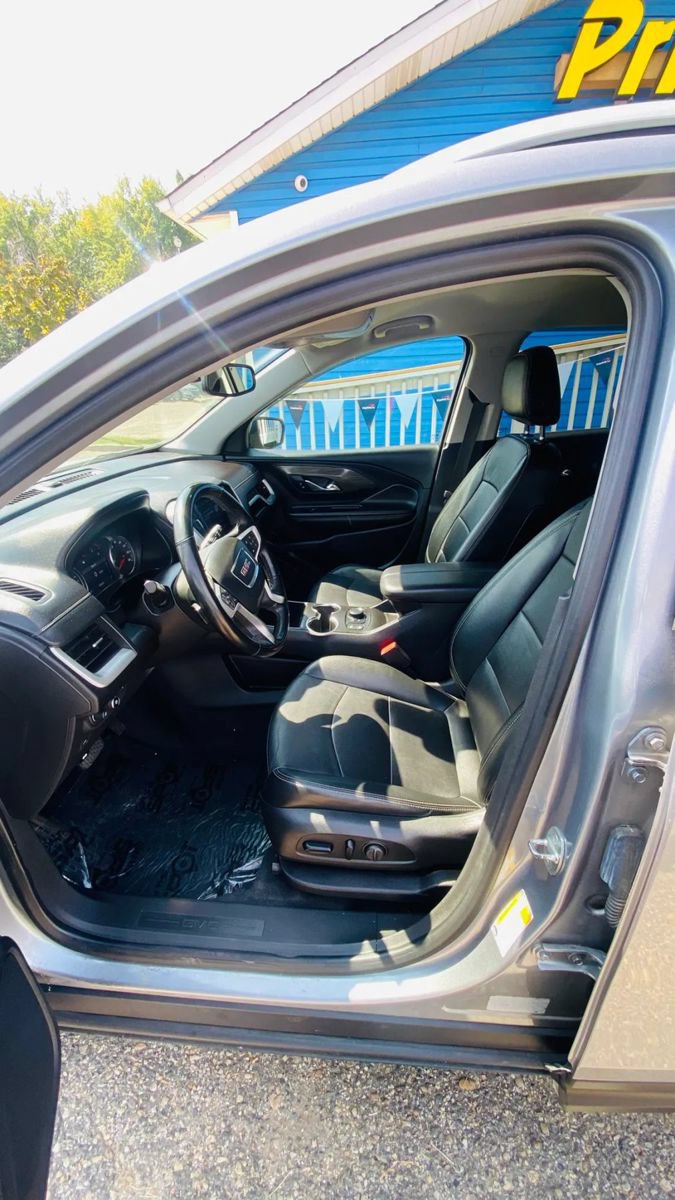 Used 2023 GMC Terrain SLT AWD/4WD image 6