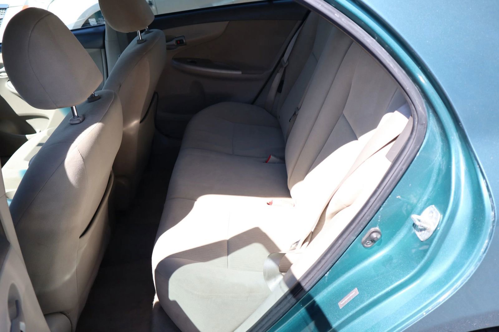 Used 2010 Toyota Corolla LE image 8