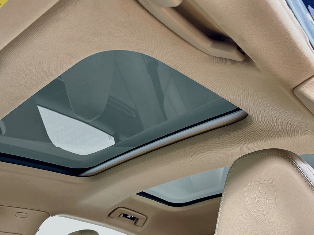 Certified 2023 Porsche Panamera image 23