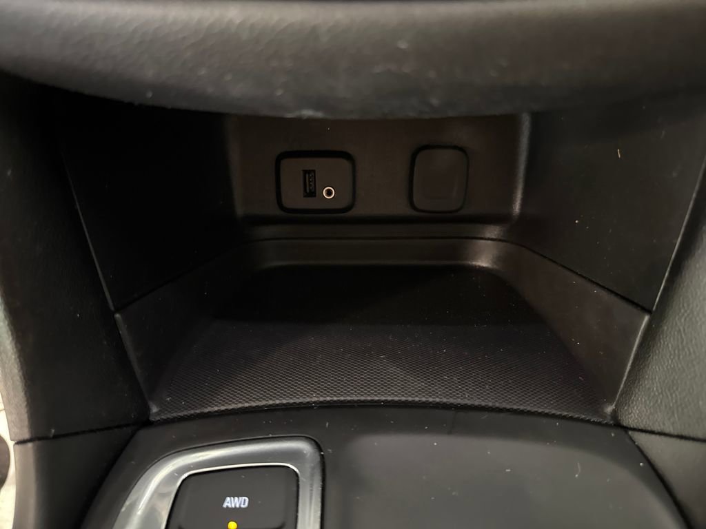 Used 2018 Chevrolet Equinox LT AWD/4WD image 17