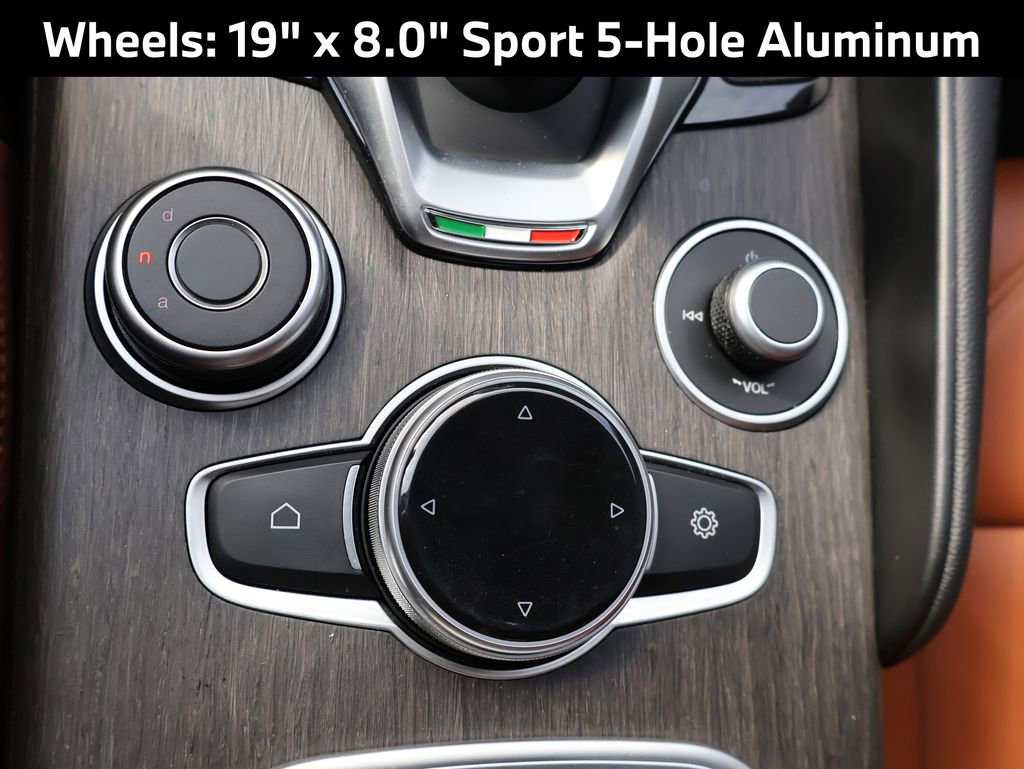 Used 2022 Alfa Romeo Giulia Ti w/ Active Assist Plus Package AWD/4WD image 28
