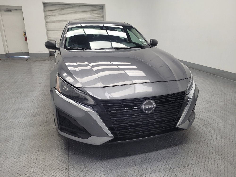 Used 2024 Nissan Altima 2.5 SV image 14