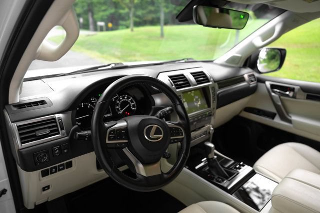 Used 2020 Lexus GX 460 AWD/4WD image 19