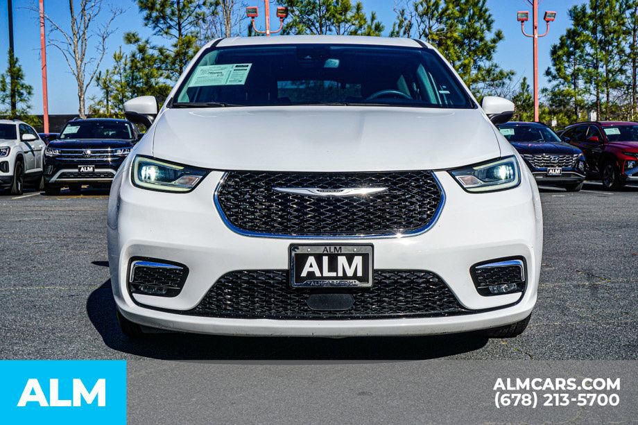 Used 2023 Chrysler Pacifica Touring-L image 10