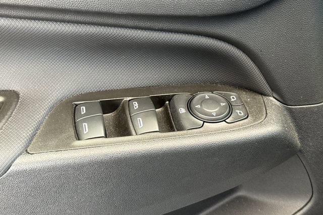 Used 2023 Chevrolet Equinox RS FWD image 12