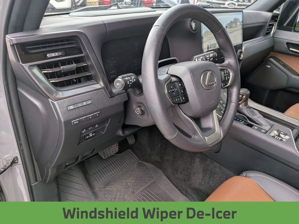 Used 2024 Lexus GX 550 w/ Accessory Package (2T) AWD/4WD image 34