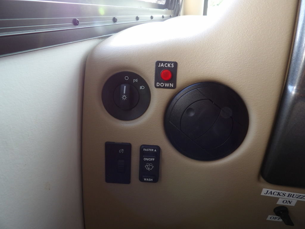 Used 2017 Ford E-450 and Econoline 450 Super Duty w/ A/C Prep Package RWD image 18