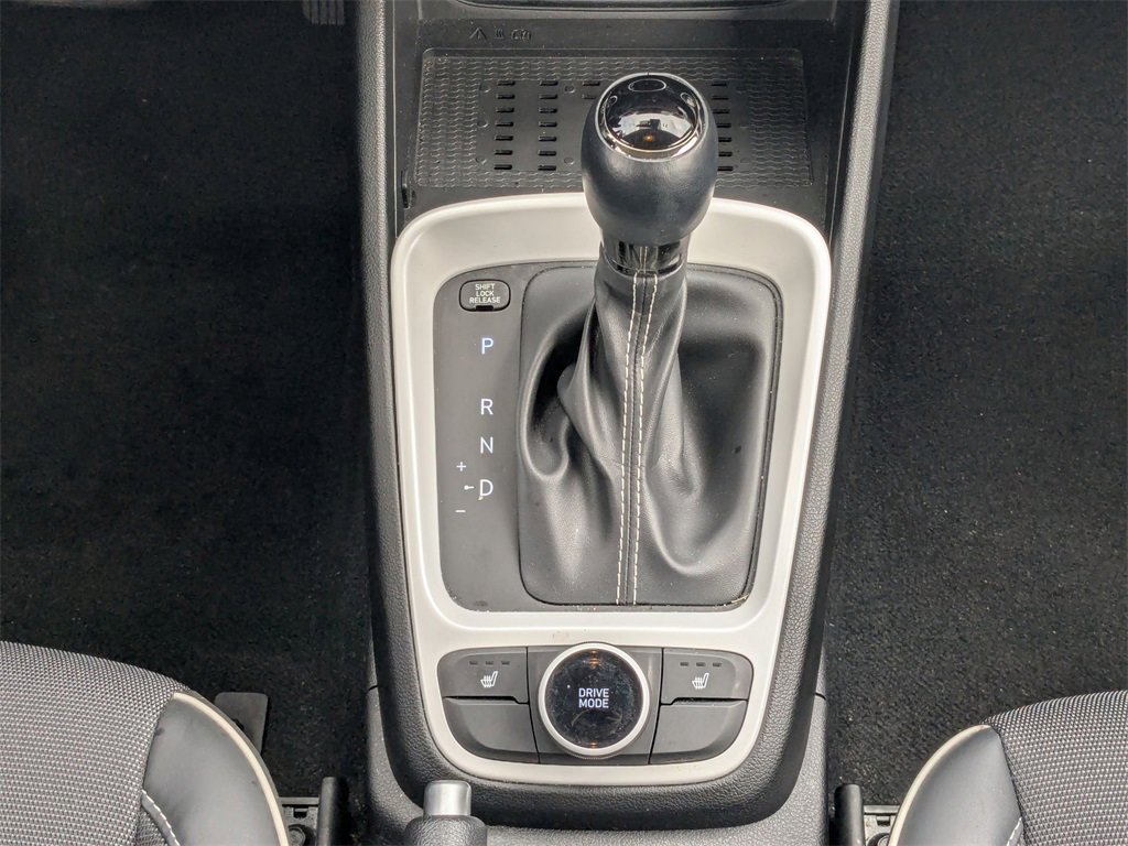 Used 2025 Hyundai Venue Limited image 26