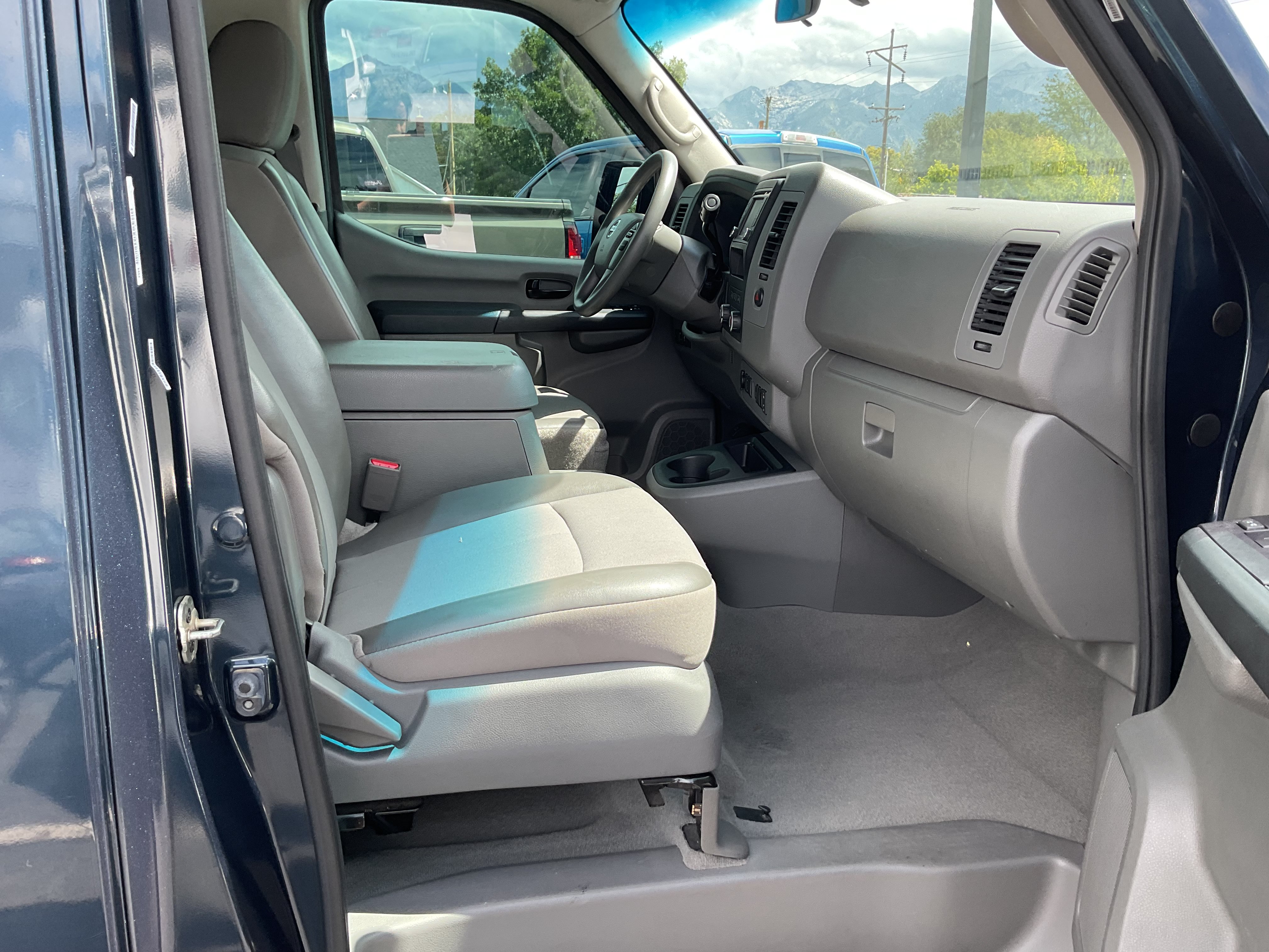 Used 2019 Nissan NV 3500 SV w/ Navigation Package RWD image 12