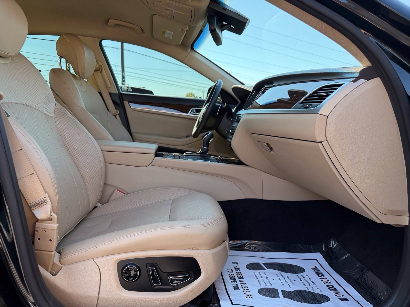 Used 2015 Hyundai Genesis 3.8 RWD image 34