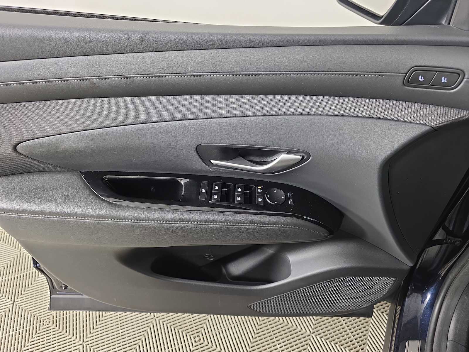 Used 2025 Hyundai Tucson Limited image 26