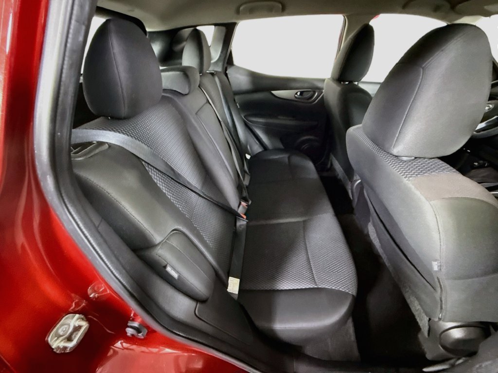 Used 2020 Nissan Rogue Sport S AWD/4WD image 27