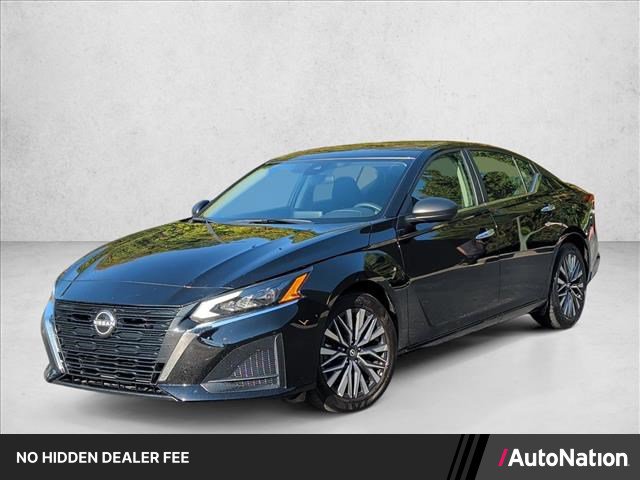 Used 2025 Nissan Altima 2.5 SV FWD image 1