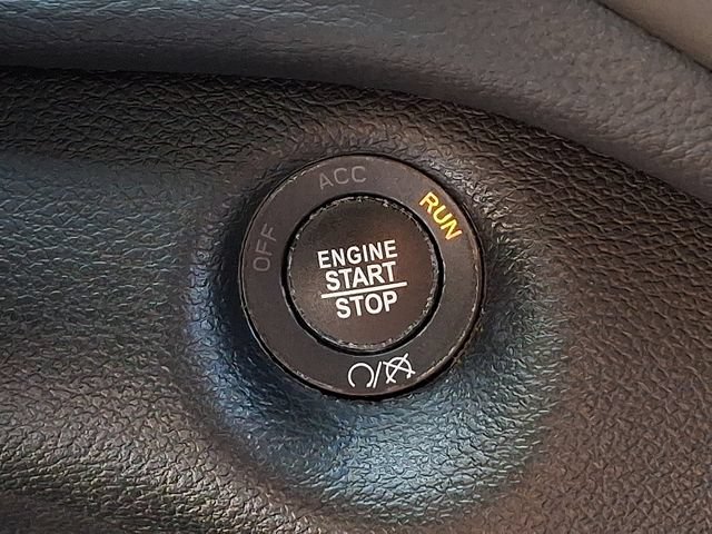 Used 2022 Jeep Cherokee Trailhawk AWD/4WD image 22
