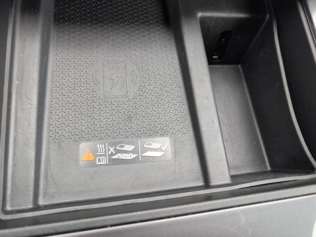 Used 2025 GMC Acadia Elevation image 29