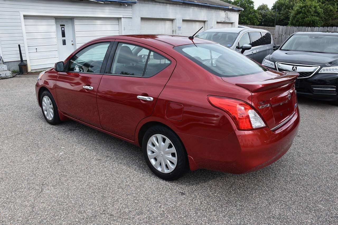 Used 2014 Nissan Versa SV FWD image 4