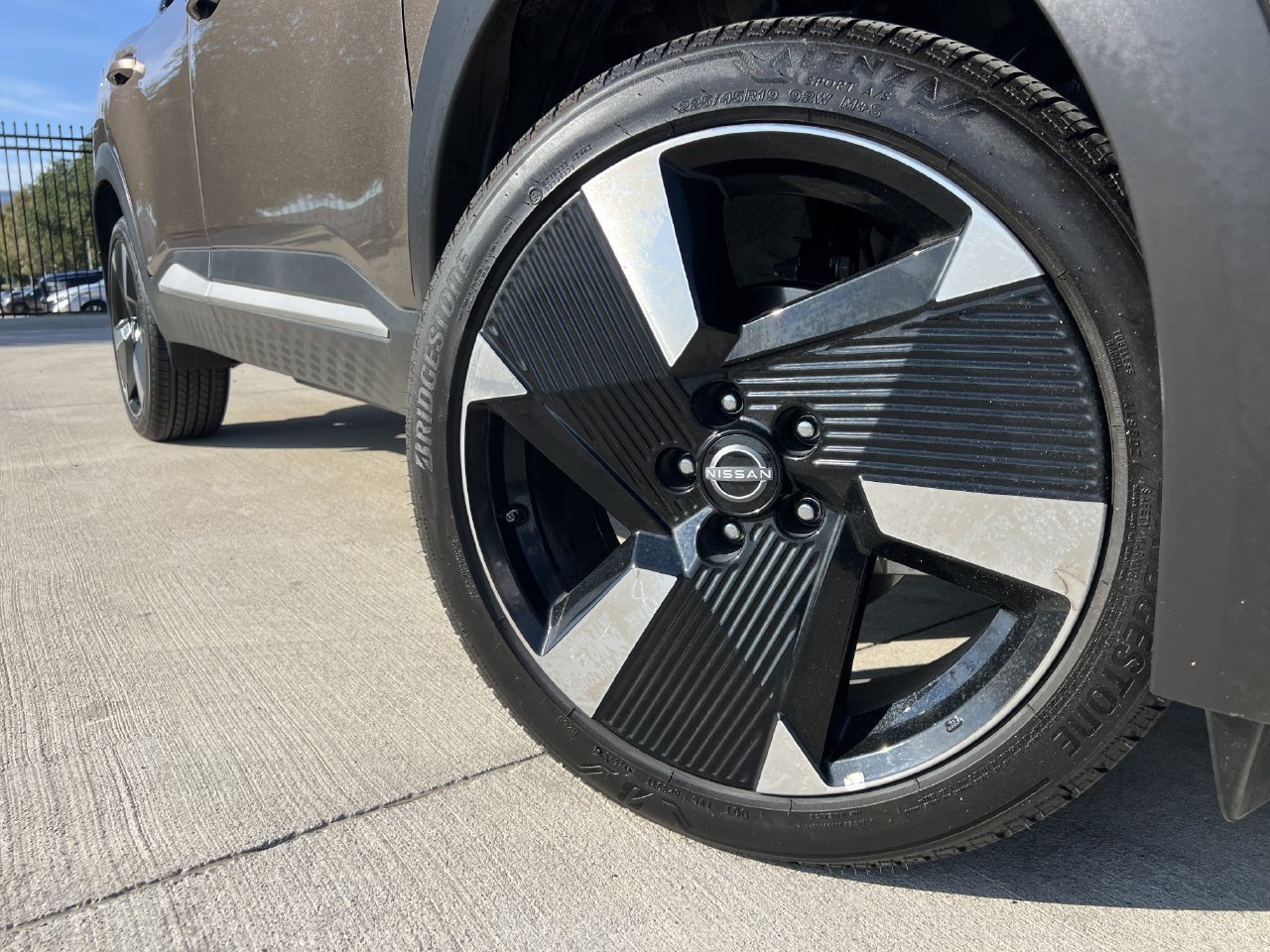 Certified 2026 Nissan Kicks SR FWD image 7