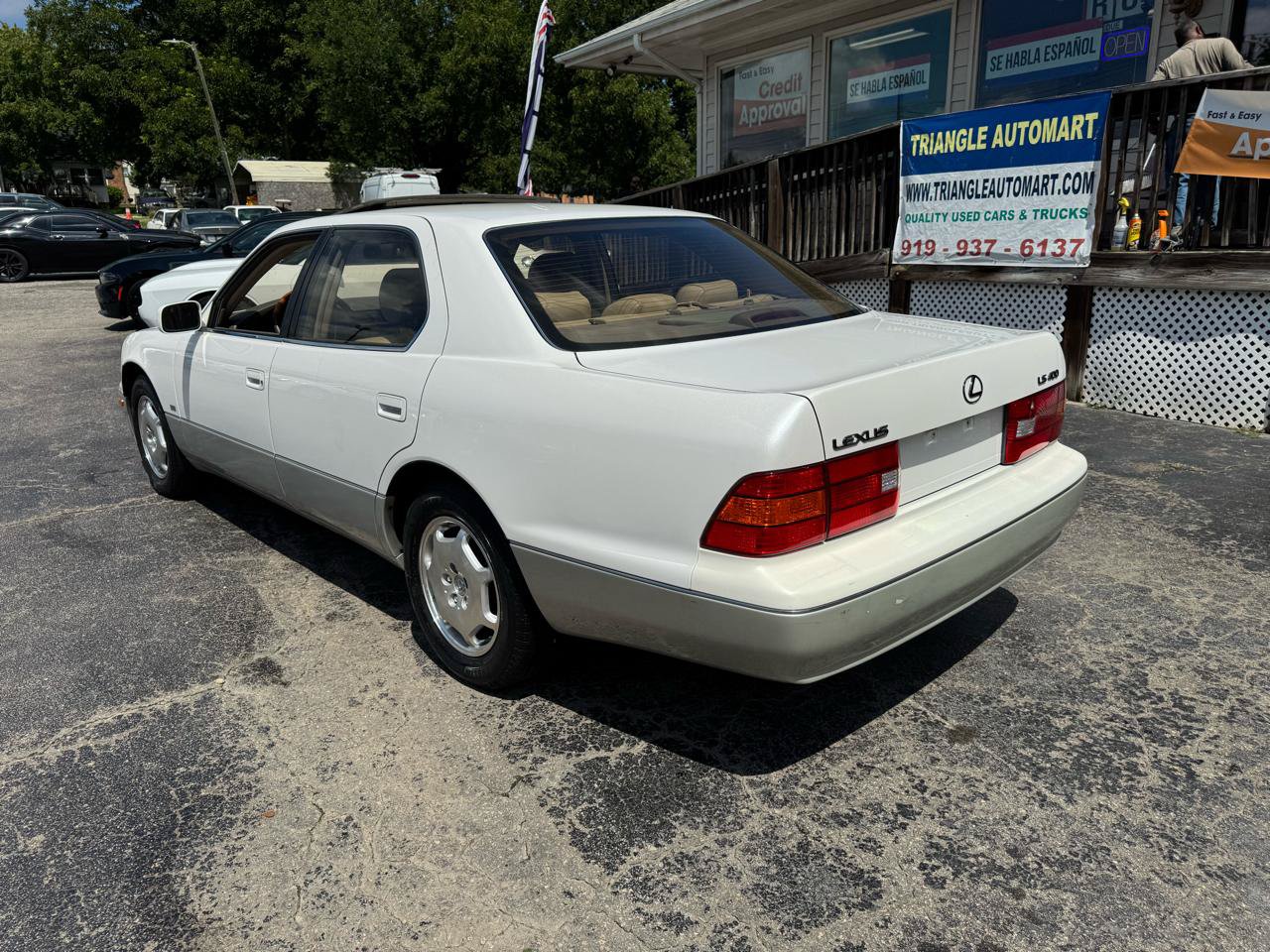 Used 2000 Lexus LS 400 w/ Platinum Series RWD image 12