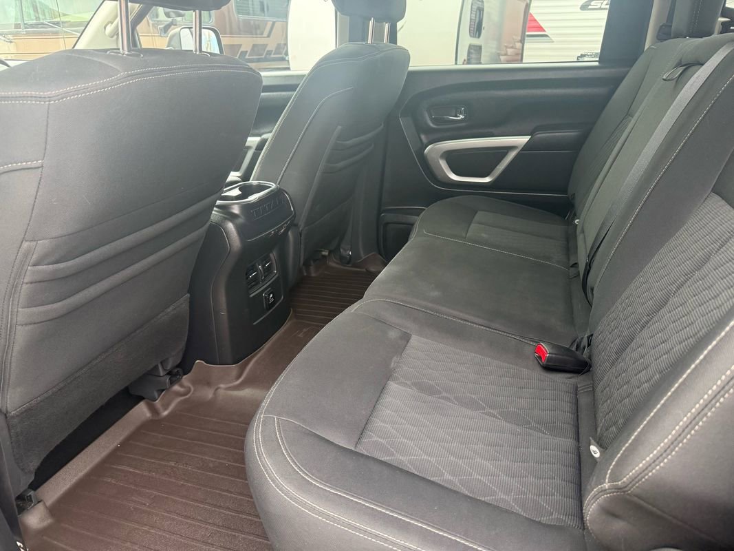 Used 2017 Nissan Titan SV image 22