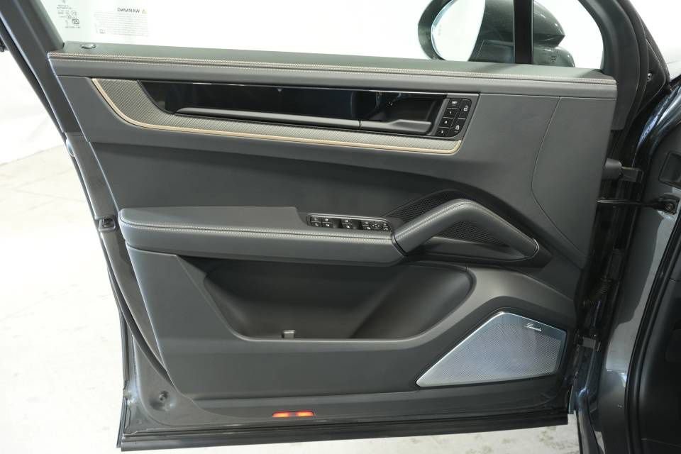 Certified 2025 Porsche Cayenne GTS image 25