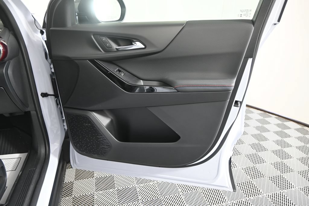 New 2026 Chevrolet Equinox RS w/ Convenience Package III AWD/4WD image 12