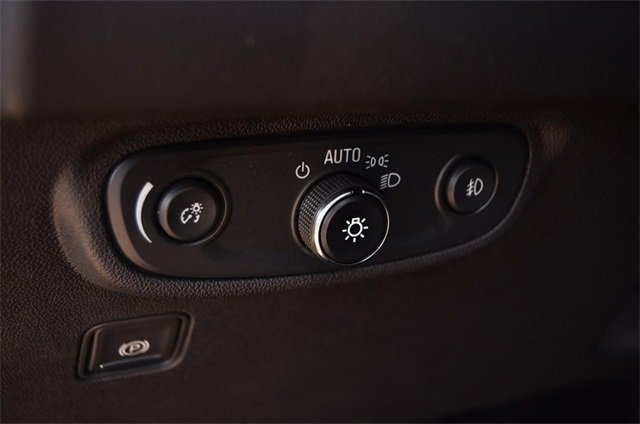 Used 2024 GMC Terrain SLT image 11