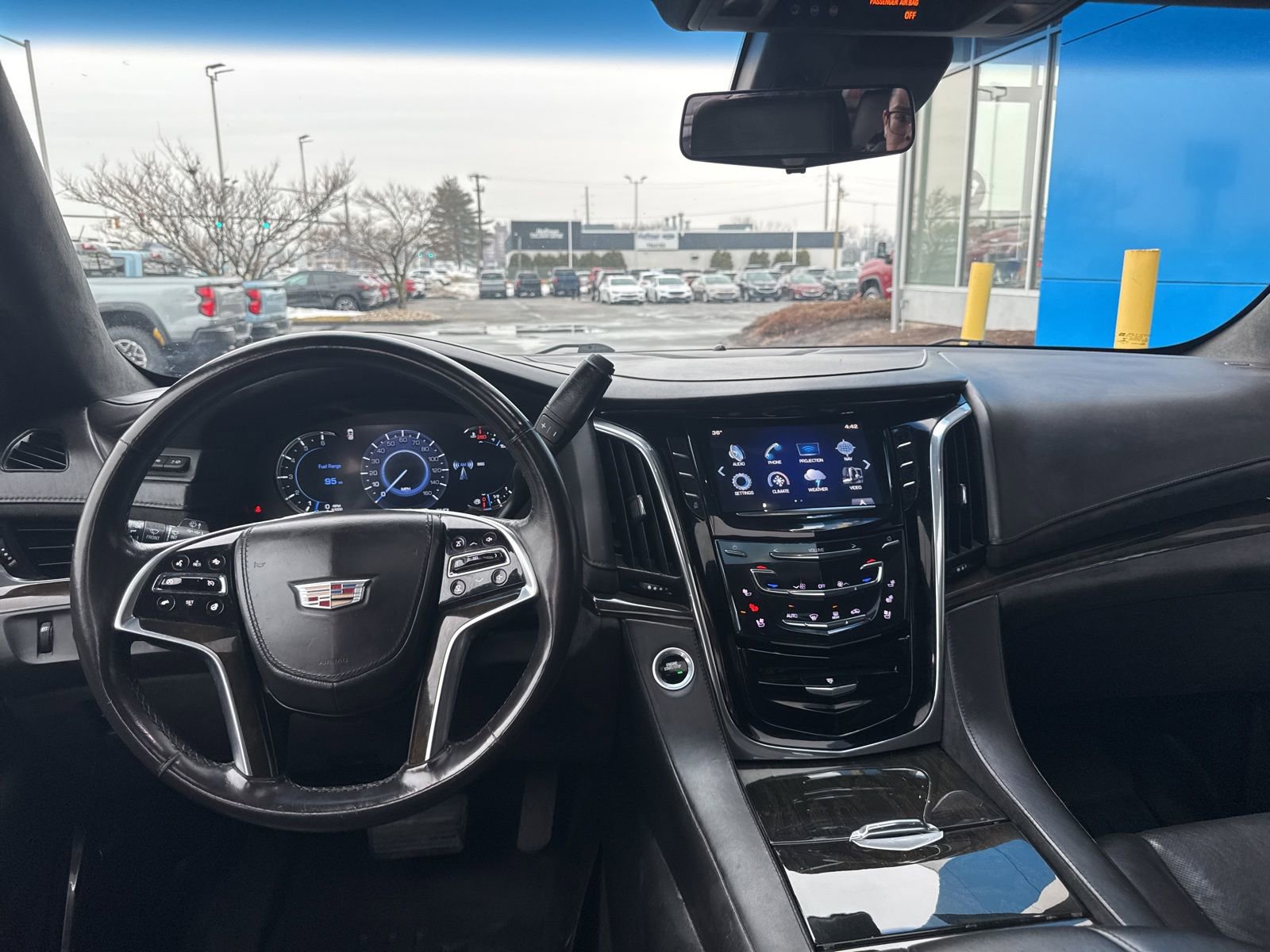 Used 2017 Cadillac Escalade ESV Platinum image 3