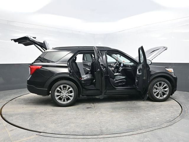 Used 2022 Ford Explorer XLT w/ Equipment Group 202A image 44