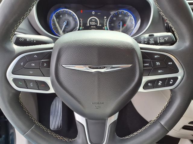 Used 2022 Chrysler Pacifica Touring-L FWD image 10