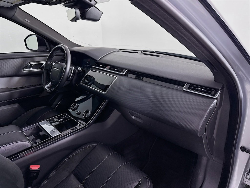 Used 2018 Land Rover Range Rover Velar R-Dynamic SE image 30