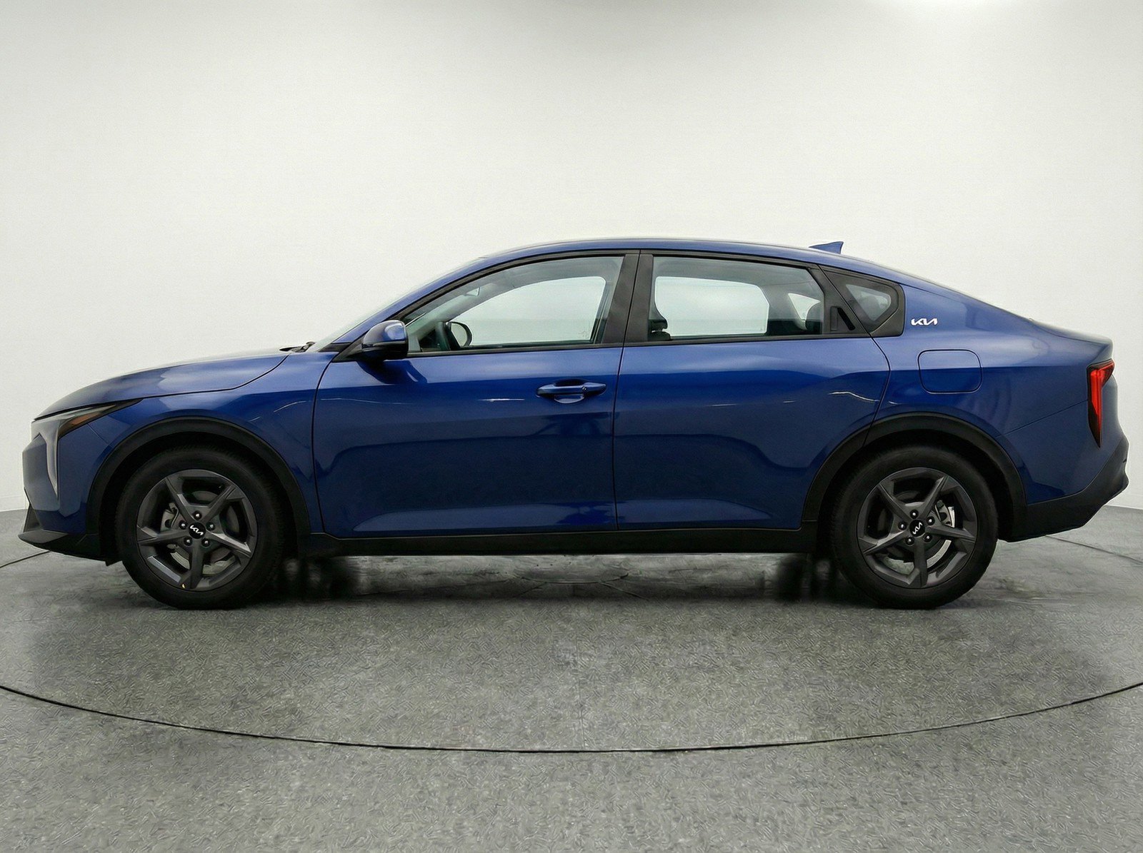 Used 2025 Kia K4 LXS image 5