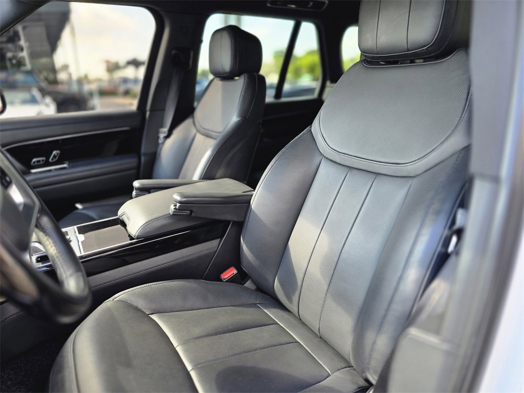 Used 2023 Land Rover Range Rover SE image 26