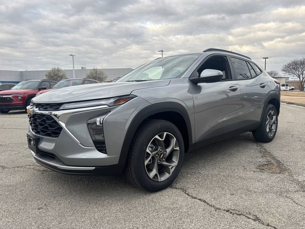 New 2026 Chevrolet Trax LT w/ Driver Confidence Package FWD image 2